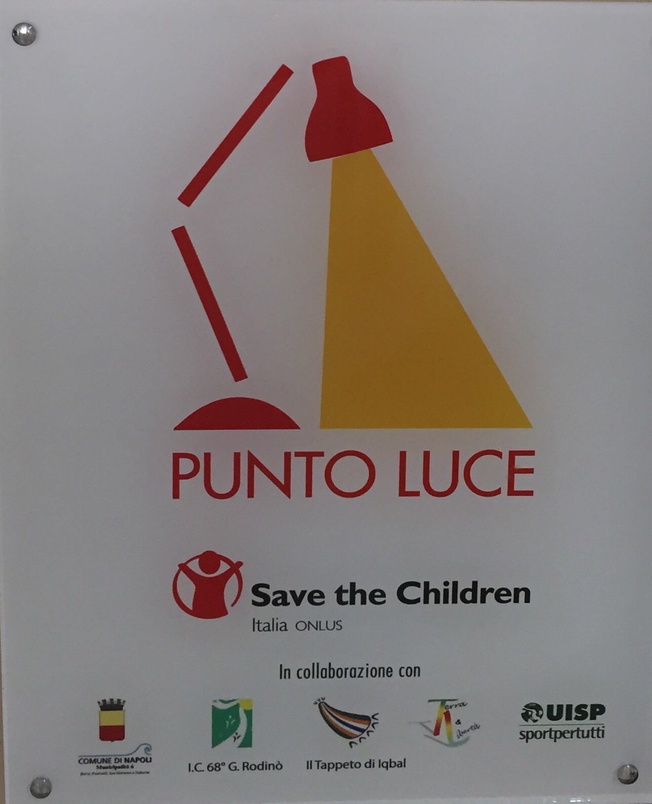 Punto Luce con Save the Children